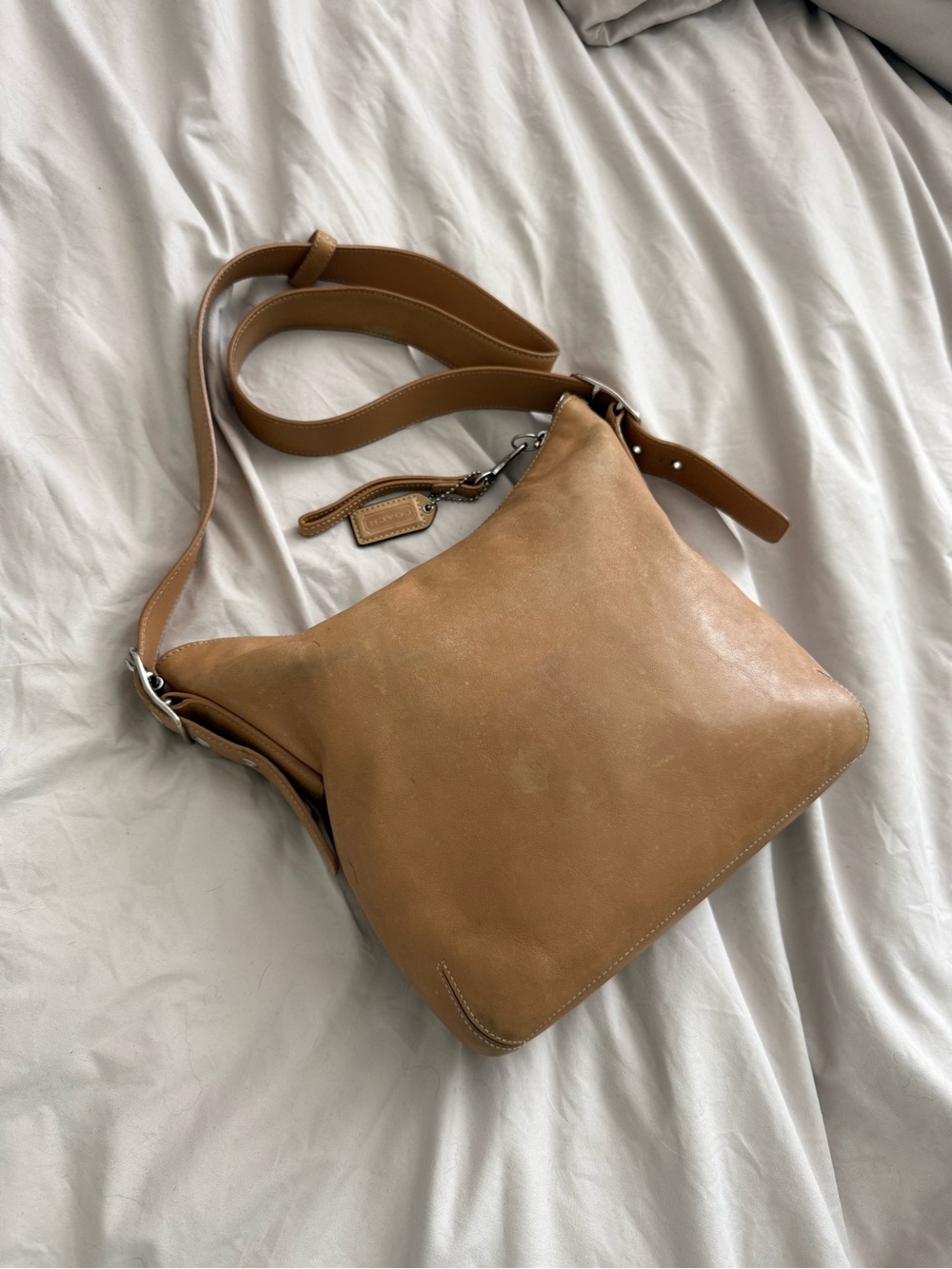 Coach 9326 Small Slim Duffle Shoulder Bag Dark Camel Glove Tanned Leather Y2K